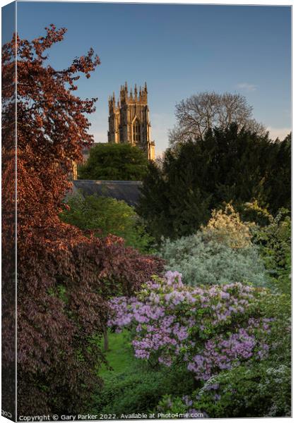 York Minster on a summers day Canvas Print by Gary Parker