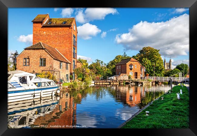 The Kennet at West Mills Newbury Framed Print by Ian Lewis