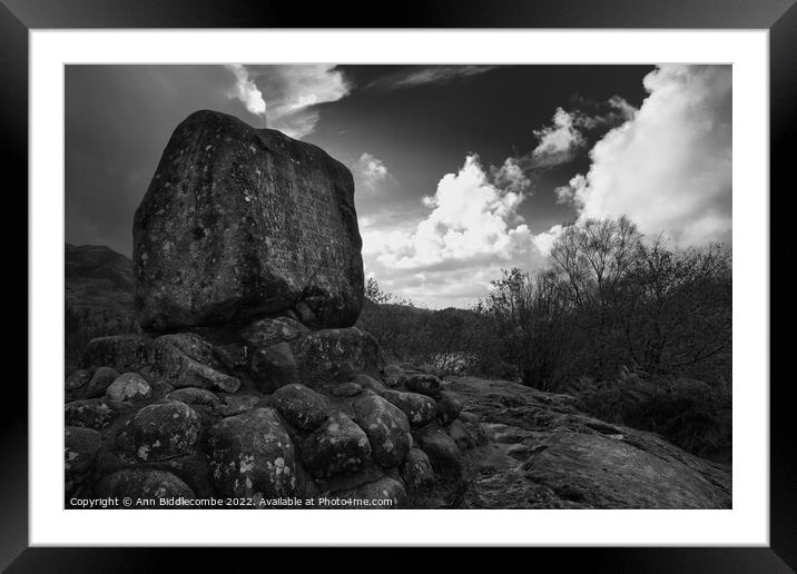 Robert the bruce stone monument Framed Mounted Print by Ann Biddlecombe