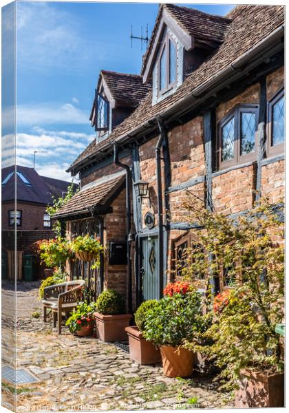 Cottages in Old Aylesbury, Buckinghamshire, England Canvas Print by Kevin Hellon