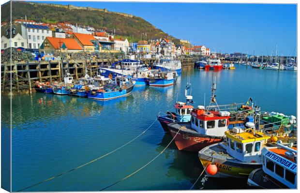 Scarborough Harbour, North Yorkshire Canvas Print by Darren Galpin