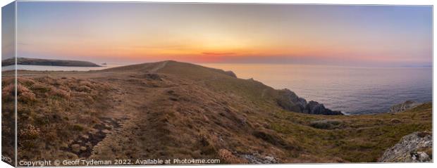 Sunset over Pentire Headland Newquay Canvas Print by Geoff Tydeman
