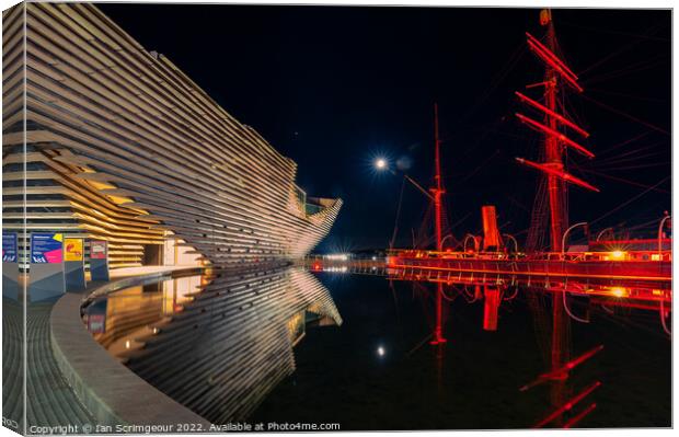 Victoria & Albert Museum with the RRS Discovery  Canvas Print by Ian Scrimgeour