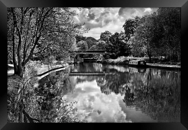 Sprotbrough Canal  Framed Print by Darren Galpin