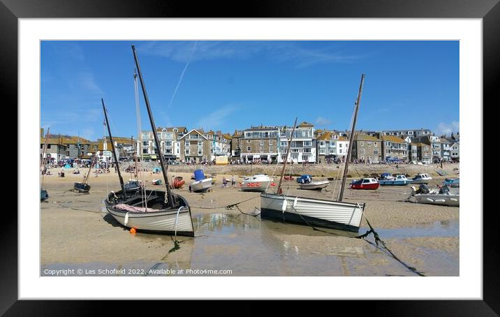 Boats and beach Framed Mounted Print by Les Schofield