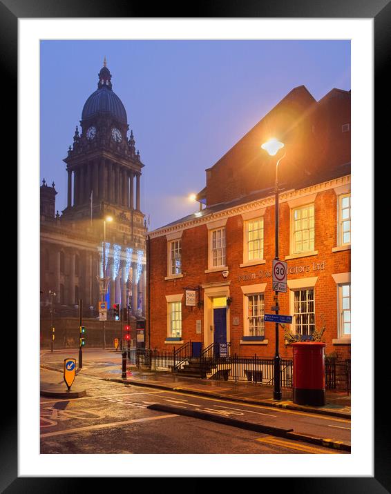 Leeds City Hall Framed Mounted Print by Darren Galpin