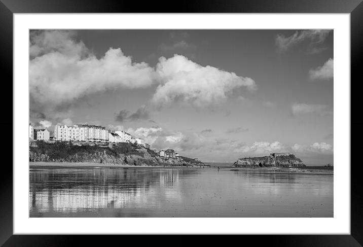 South Beach, Tenby, Pembrokeshire Framed Mounted Print by Colin Allen