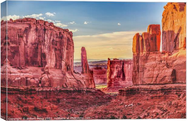 Park Avenue Section Arches National Park Moab Utah  Canvas Print by William Perry