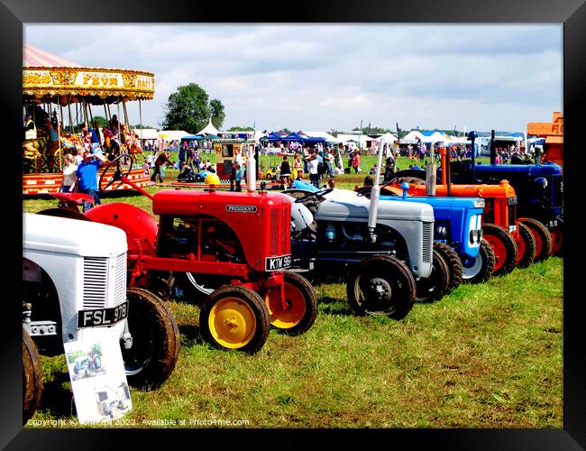 Vintage tractors at Country show. Framed Print by john hill