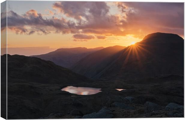 Sunset over Great Gable Canvas Print by Dan Ward