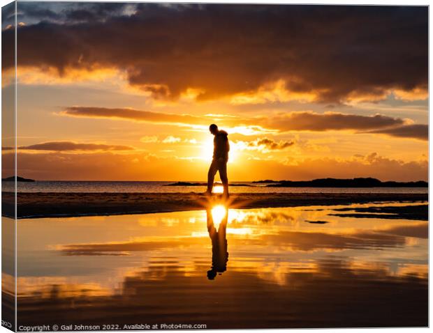 walking on the beach  Canvas Print by Gail Johnson