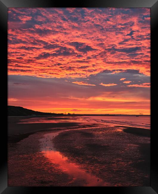 Sunset skies over Saltburn by the Sea Framed Print by Dan Ward