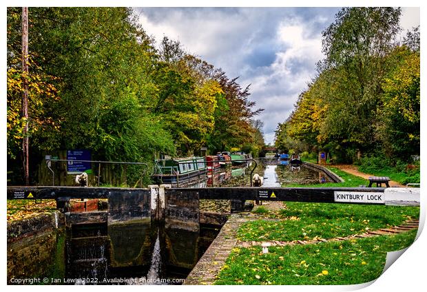 Kintbury Lock on the K & A Canal Print by Ian Lewis