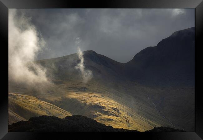 Wispy clouds floating over Green Gable, the Lake District Framed Print by Alan Wise