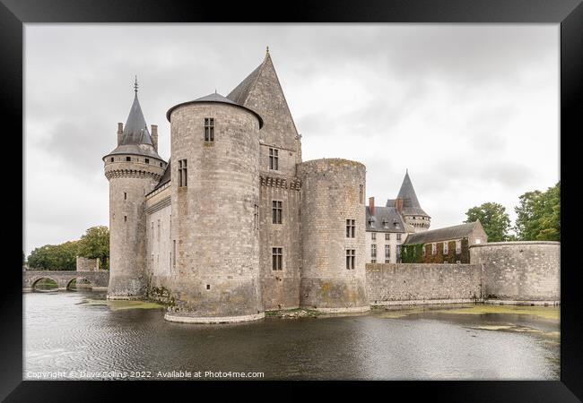 Château de Sully-sur-Loire and surrounding moat, Sully-sur-Loire, France Framed Print by Dave Collins