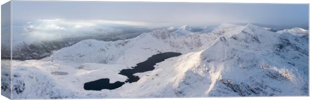 Grib Goch in winter Snowdon Yr Wyddfa Snowdonia Eryri Canvas Print by Sonny Ryse