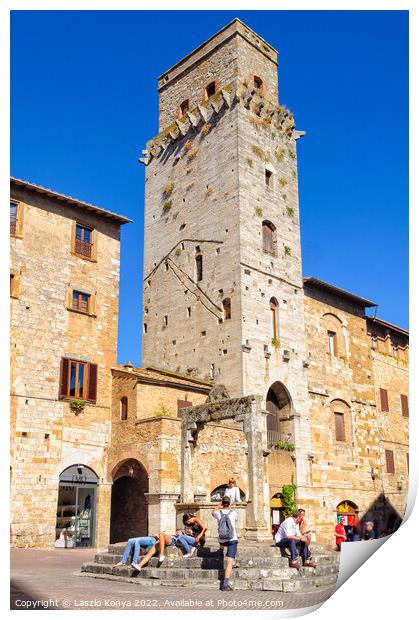 Piazza della Cisterna - San Gimignano Print by Laszlo Konya