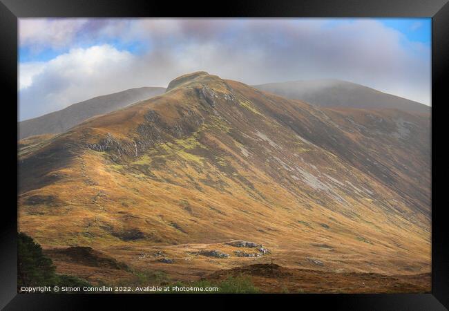 Glen Sligachan Framed Print by Simon Connellan