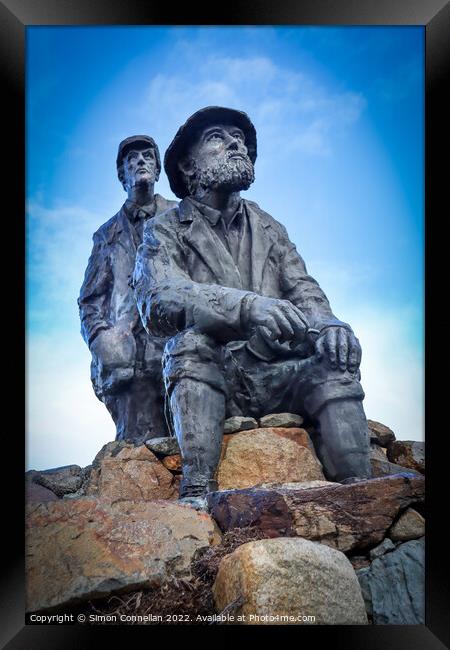 Collie and MacKenzie Statue Framed Print by Simon Connellan