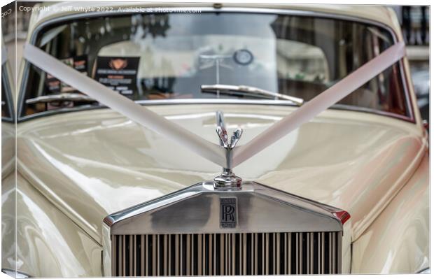 Rolls-Royce classic car Canvas Print by Jeff Whyte
