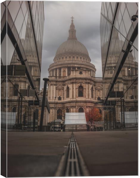 St Pauls Cathedral London  Canvas Print by Andrew Scott