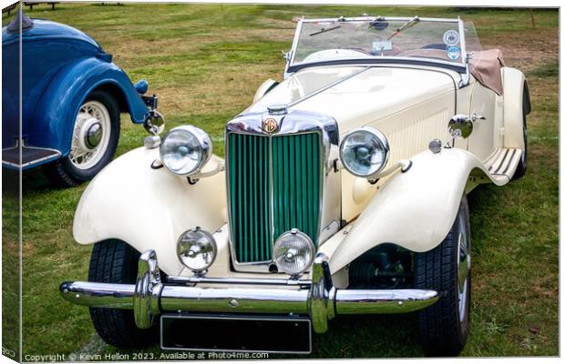 White MG TD classic British sports car Canvas Print by Kevin Hellon