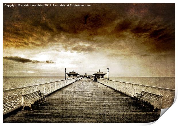 llandudno pier Print by meirion matthias