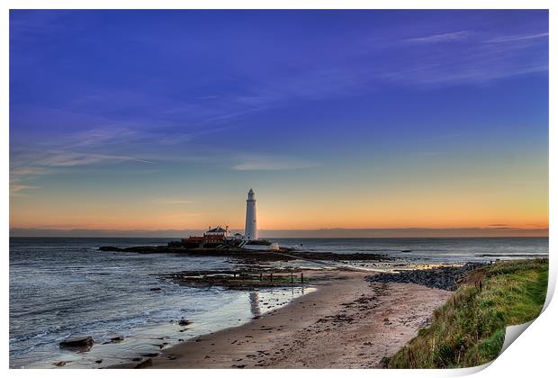 St Marys Lighthouse at sunrise. Print by Kevin Tate