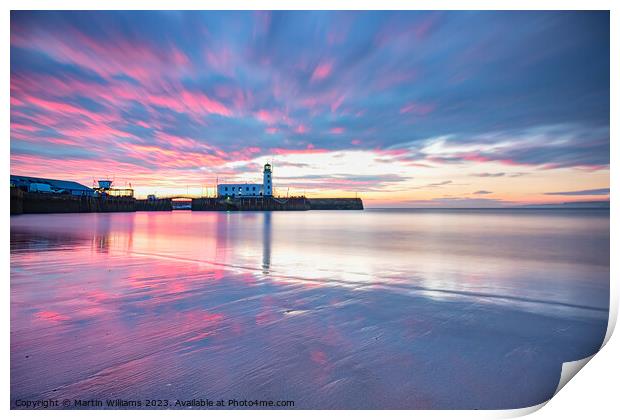 Sunrise over Scarborough south bay, North Yorkshire Print by Martin Williams