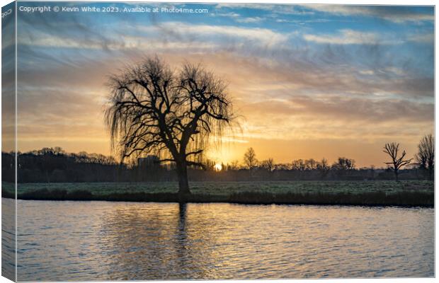 January beautiful sunrise at Bushy Park ponds Canvas Print by Kevin White