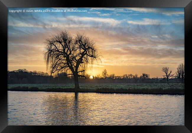 January beautiful sunrise at Bushy Park ponds Framed Print by Kevin White