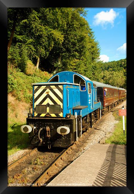 Class 14 Diesel no. 9521 approaches Norchard High Level with a Lydney-bound train, Dean Forest Railway Framed Print by Richard J. Kyte