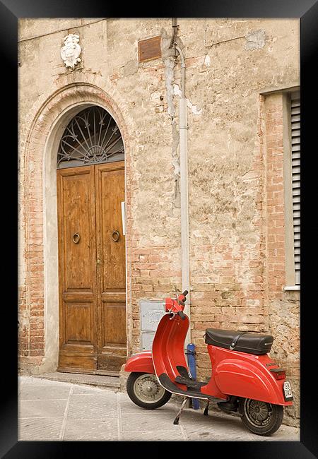 Italy Framed Print by Ian Middleton