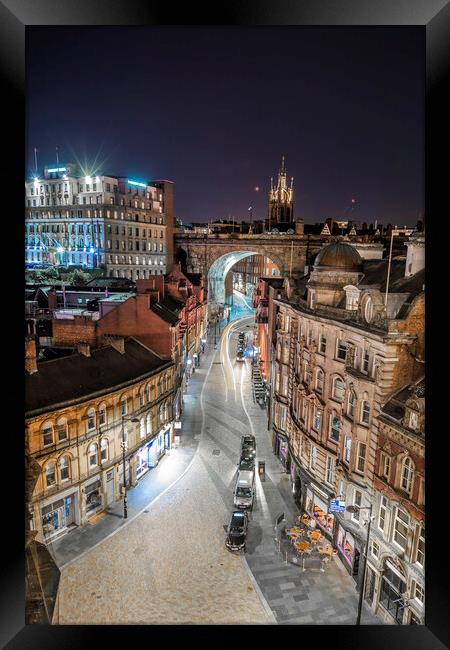 Newcastle City Framed Print by Les Hopkinson