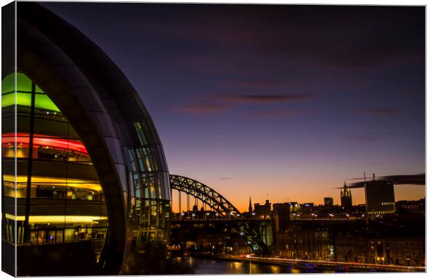 Sunset over Newcastle Canvas Print by Les Hopkinson