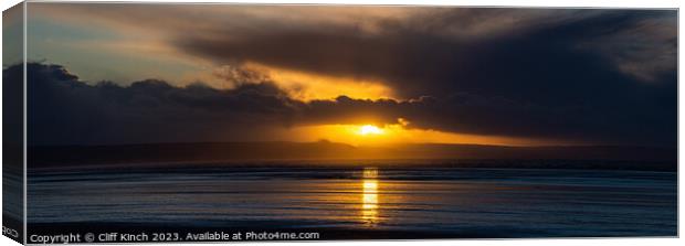 Coastal sunset Canvas Print by Cliff Kinch