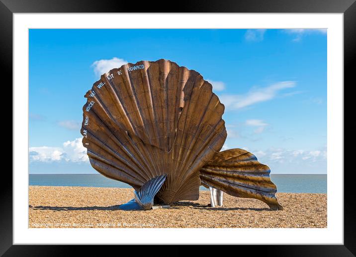 Maggi Hamblings Scallop sculpture on Aldeburgh bea Framed Mounted Print by Allan Bell