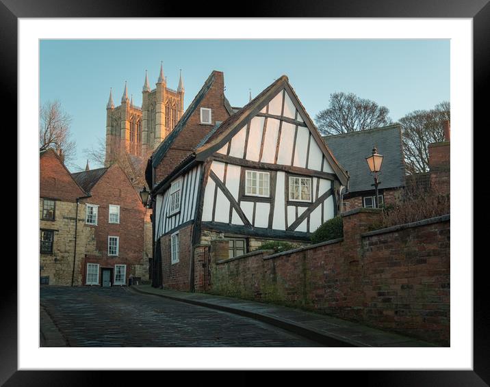 The crooked house, Lincoln Framed Mounted Print by Andrew Scott