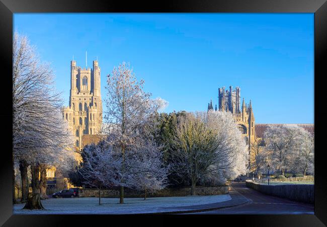 Frosty, misty morning in Ely, Cambridgeshire, 22nd January 2023 Framed Print by Andrew Sharpe