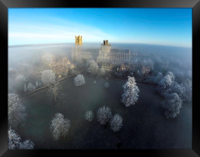 Frosty, misty morning in Ely, Cambridgeshire, 22nd January 2023 Framed Print by Andrew Sharpe