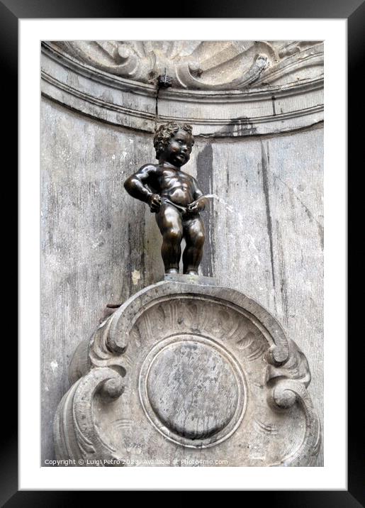 World famous Manneken Pis , boy pissing, Brussels, Framed Mounted Print by Luigi Petro