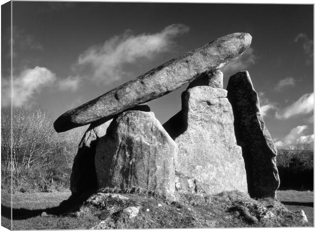 Trethevy Quoit, Cornwall Canvas Print by Darren Galpin