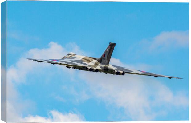 AVRO Vulcan XH558 on final departure from Waddington 2015 Canvas Print by Andrew Scott
