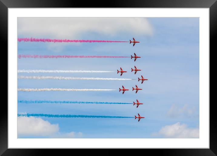 Red Arrows in formation Framed Mounted Print by Andrew Scott