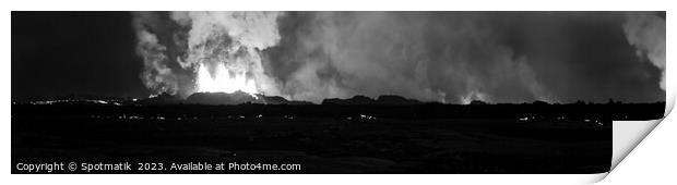 Panoramic view of active Icelandic volcanic eruption Print by Spotmatik 