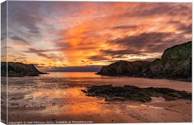 sunset at south stack lighthouse isle of Anglesey Canvas Print by Gail Johnson