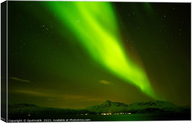 Northern Polar Lights in night sky Norway Scandinavia Canvas Print by Spotmatik 