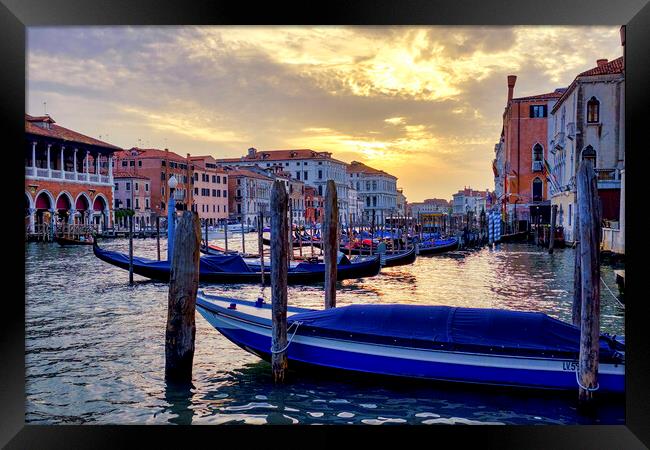 Sunset in Canal Grande Framed Print by Fabrizio Troiani