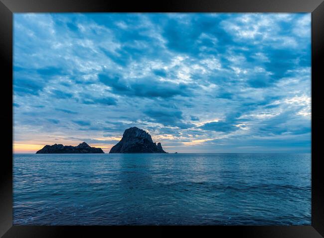 Photography with a cloudy sunset from Cala d'hort with Es Vedra as the protagonist Framed Print by Vicen Photo