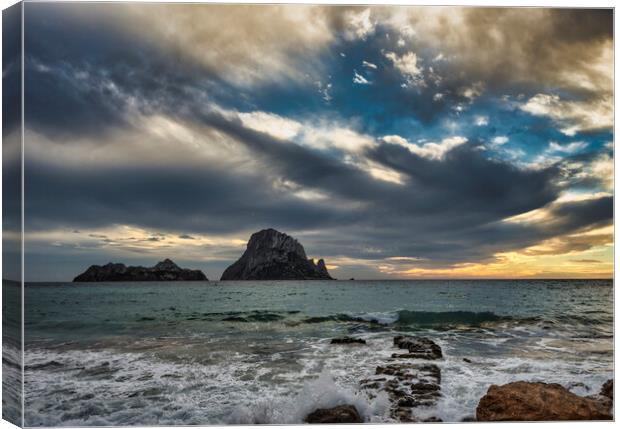 Photography with Es Vedrá from Cala D´hort during a cloudy sunset Canvas Print by Vicen Photo